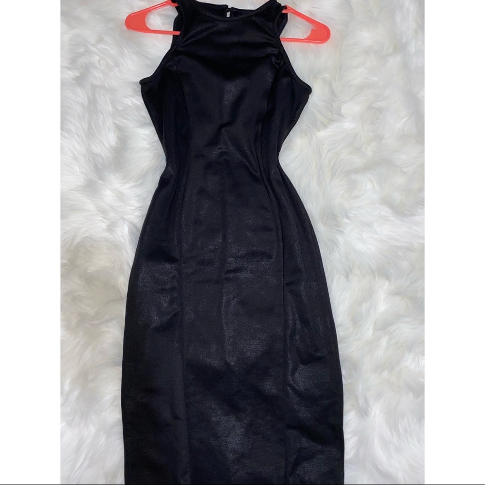 Black bodycon dress